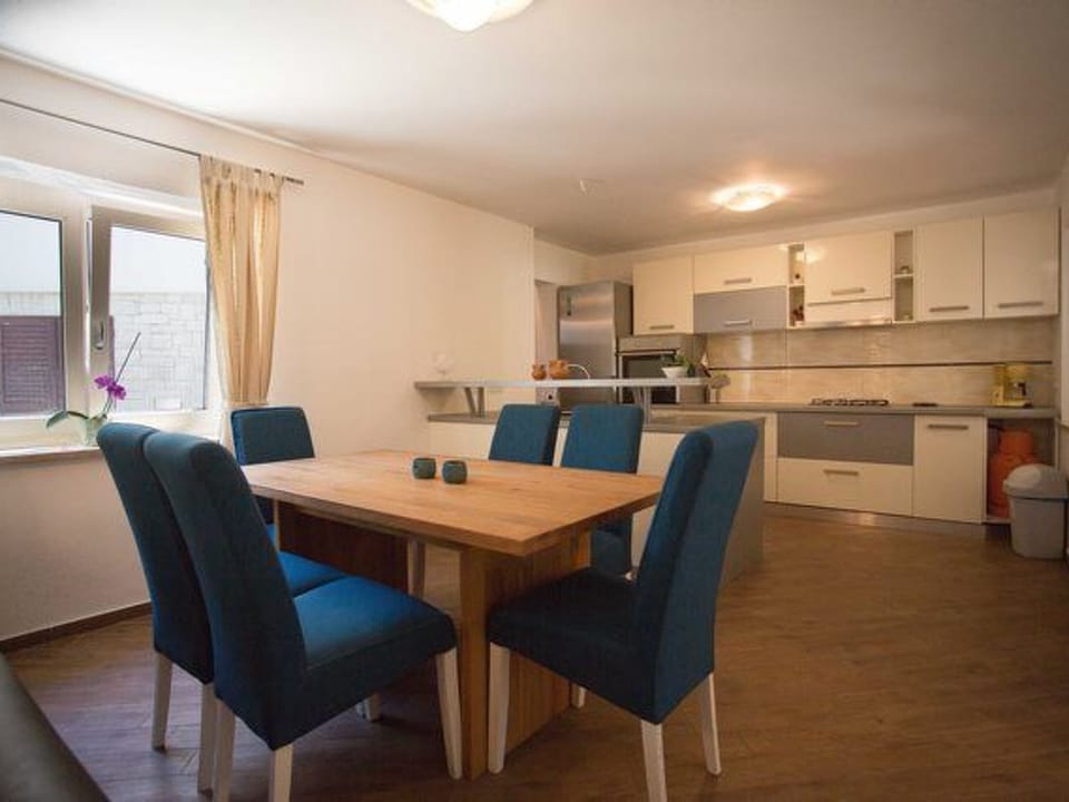 Helle und moderne, erst kürzlich renovierte (2014) Ferienwohnung mit privater T Apartment in Premantura