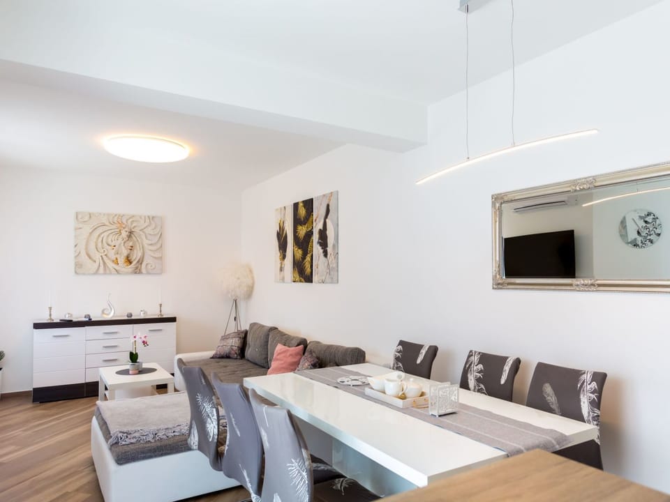 Modernes Apartment As Veliki mit Terrasse Apartment in Medulin