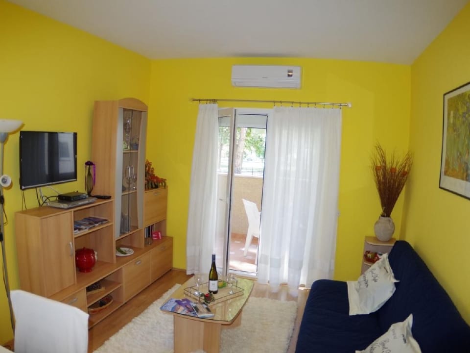 Schönes Apartment, privater Parkplatz und Strand in der Nähe Apartment in Premantura
