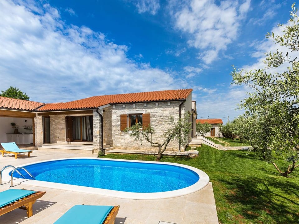 in Kavran mit Privatem Pool Vacation rental in Istria County