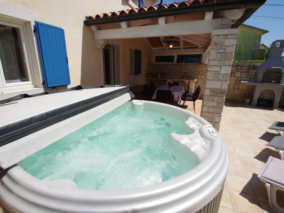 in Kavran mit Terrasse und Grill Vacation rental in Istria County