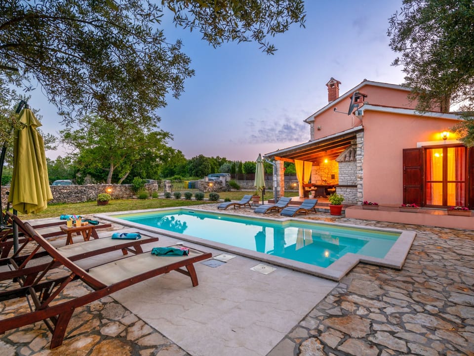 Villa mit privatem Pool und großem Garten Vacation rental in Istria County
