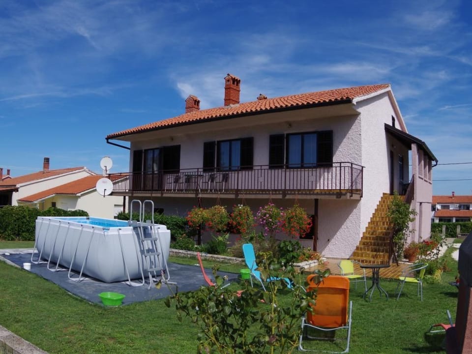 Ruhige Wohnung in dem charmanten Dorf Škitača Apartment in Istria County