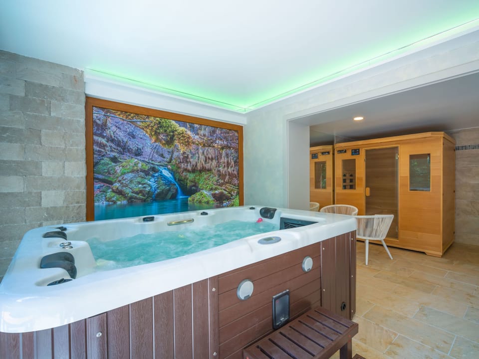 Pool Indoor