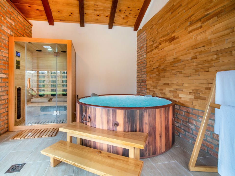 Bathroom / Wellness