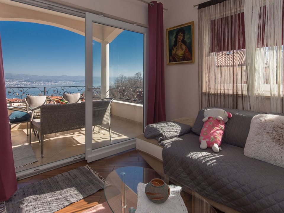 Wohnung in der Villa Emily mit herrlichem Meerblick Apartment in Primorje-Gorski Kotar County
