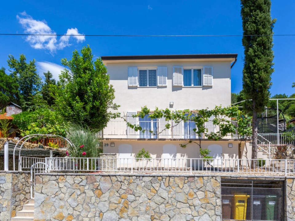 "Apia house" mit privatem Pool Vacation rental in Primorje-Gorski Kotar County