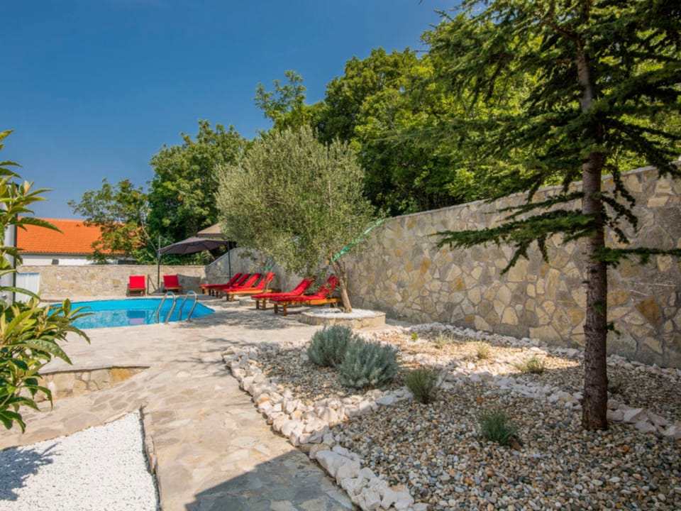 "Apia house" mit privatem Pool Vacation rental in Primorje-Gorski Kotar County