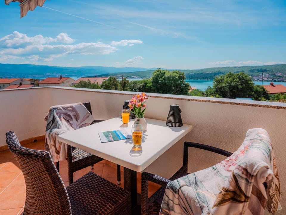 Wohnung Nr. 4 mit atemberaubendem Meerblick Apartment in Primorje-Gorski Kotar County