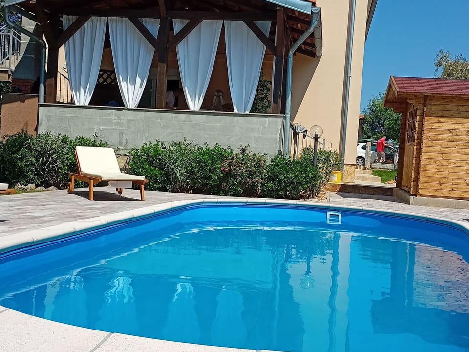 in Šilo mit Gemeinschaftspool Apartment in Primorje-Gorski Kotar County