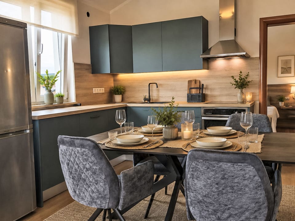Kitchen / Dining Room