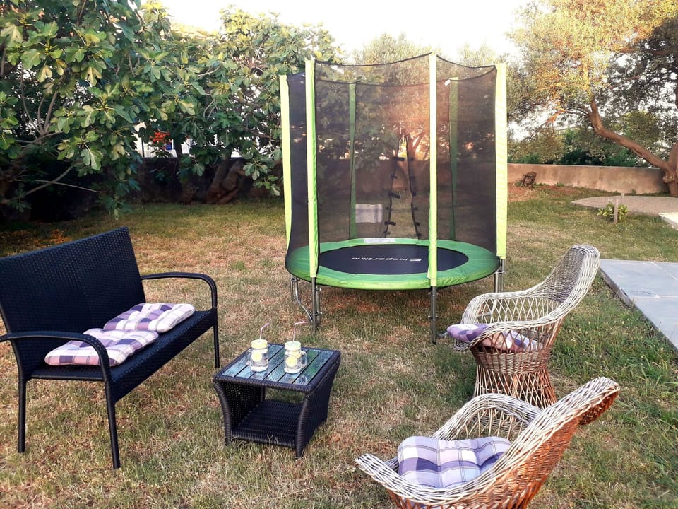 Geräumige Wohnung in Krk mit Garten und Terrasse Apartment in Krk