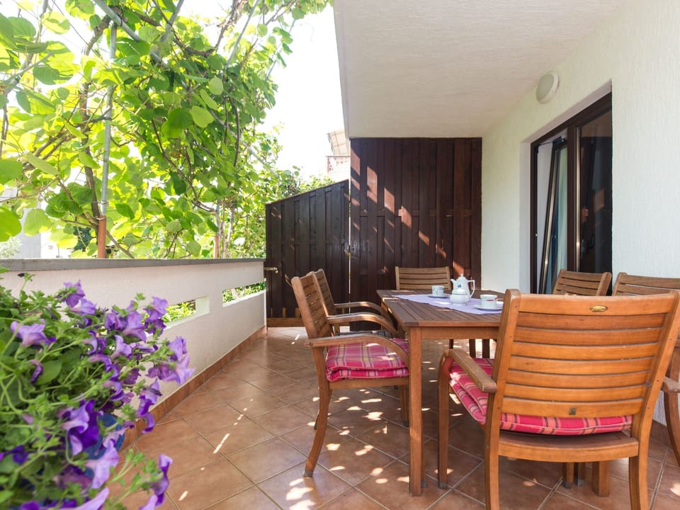 2-Zimmer-Wohnung mit 1 Badezimmer und Terrasse Apartment in Primorje-Gorski Kotar County