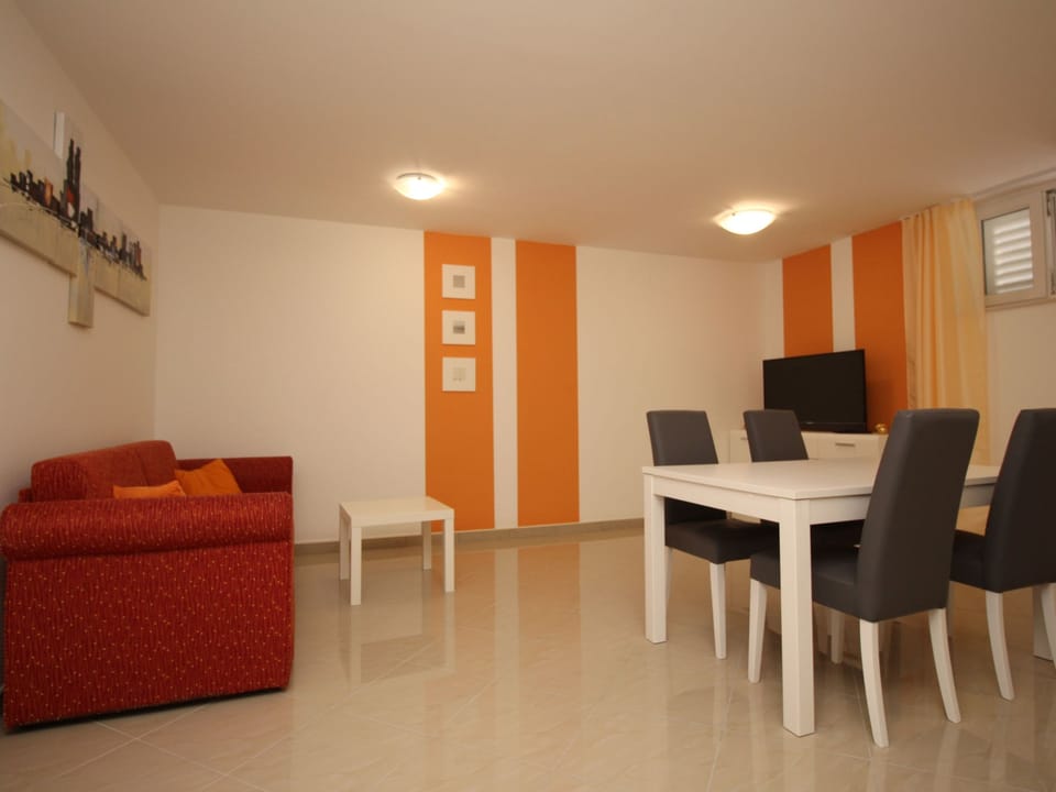 Gemütliche Ferienwohnung in Baška mit gemeinsamem Pool und Grill Apartment in Lika-Senj County