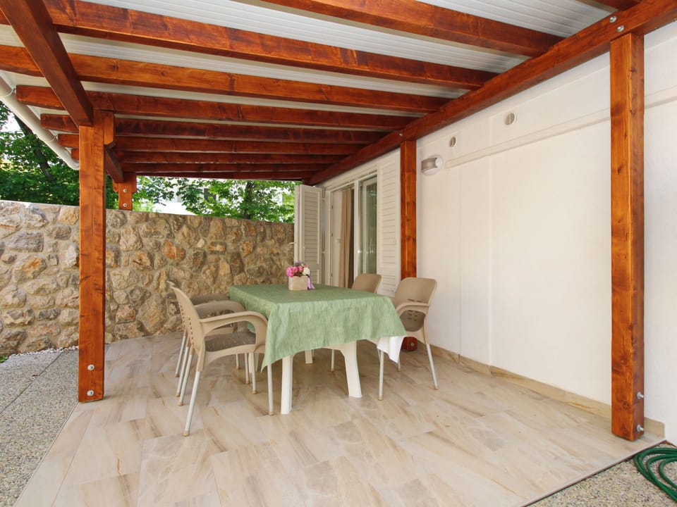Appartement in Baška mit Eigener Terrasse Apartment in Lika-Senj County