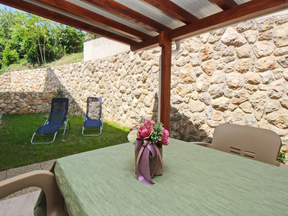 Appartement in Baška mit Eigener Terrasse Apartment in Lika-Senj County