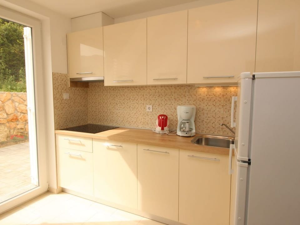 Appartement in Baška mit Eigener Terrasse Apartment in Lika-Senj County