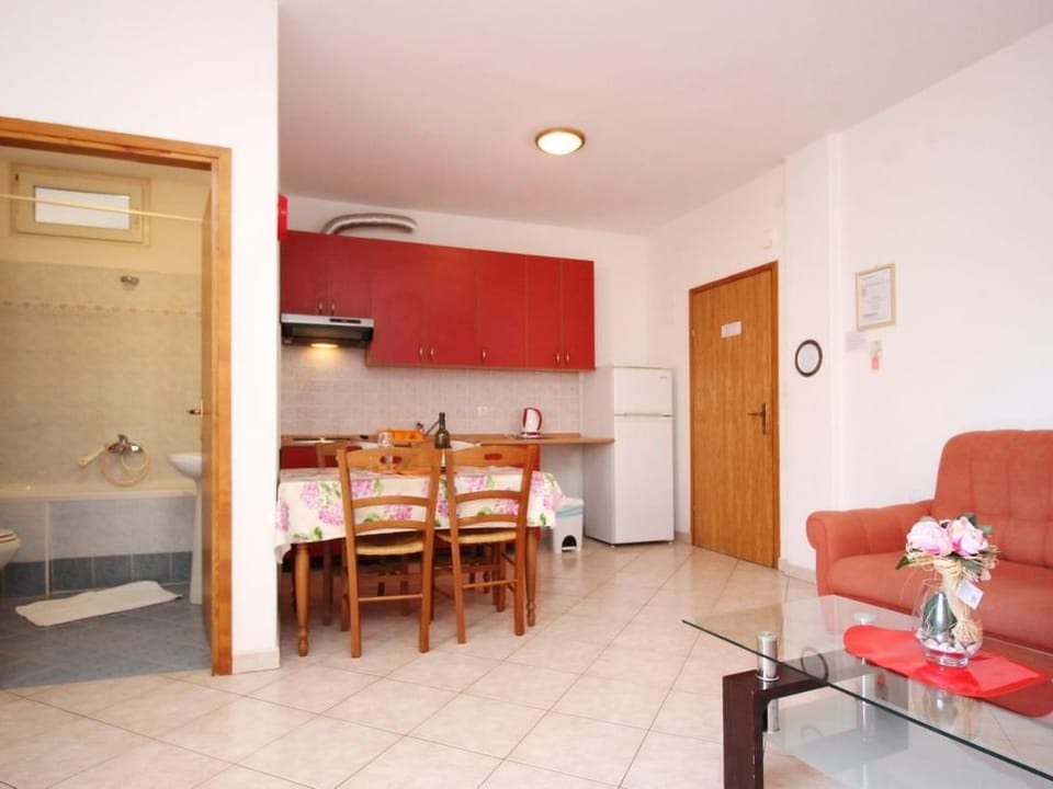 Appartement in Baška mit Eigenem Balkon Apartment in Lika-Senj County