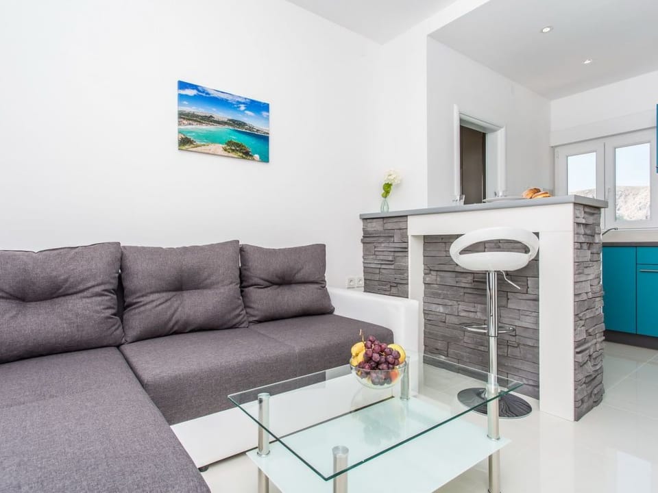 Tolle Wohnung in Baška mit Eigenem Balkon Apartment in Lika-Senj County
