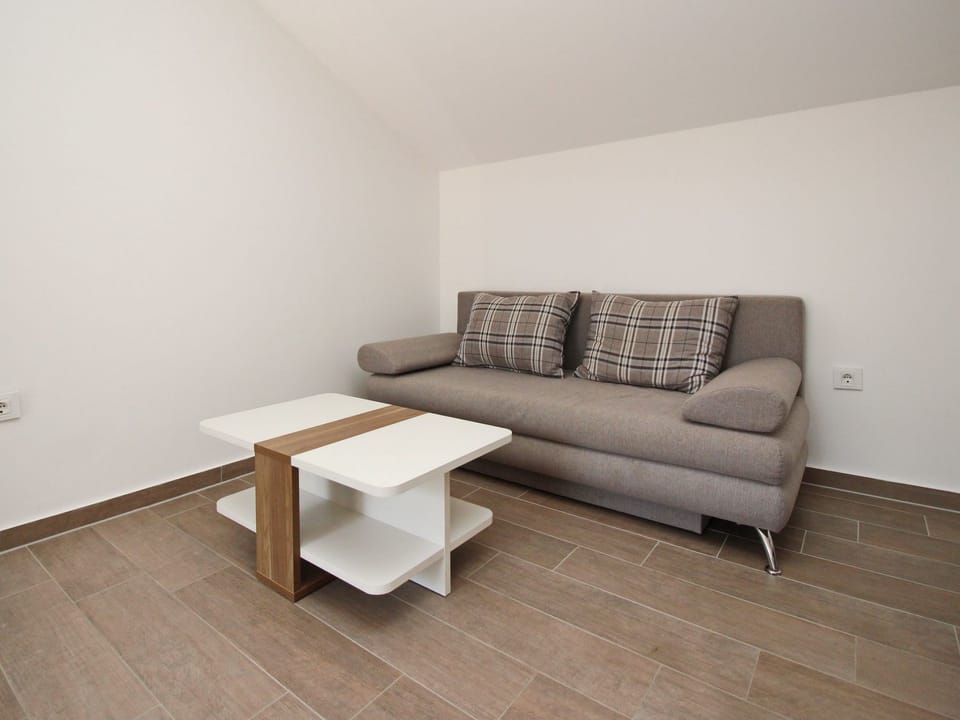 Tolles Appartement in Baška mit Terrasse Apartment in Lika-Senj County