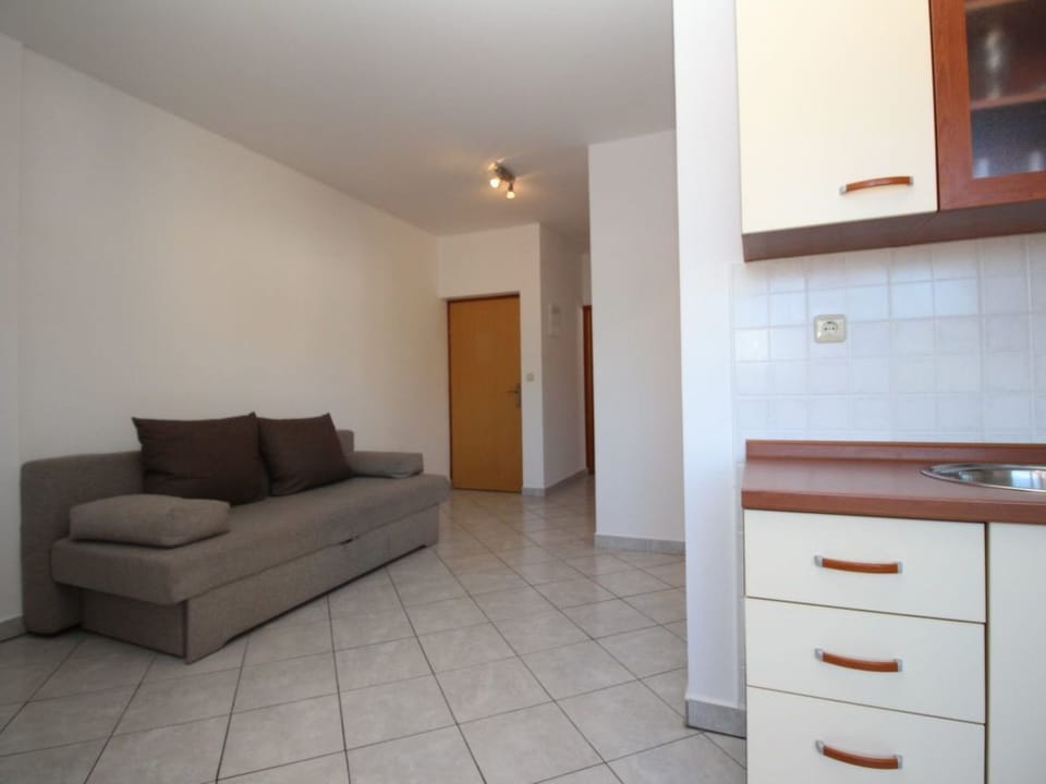 in Baška mit Eigenem Balkon Apartment in Lika-Senj County
