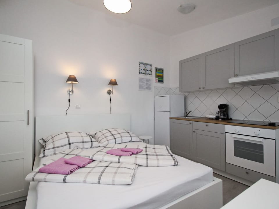 Appartement in Baška mit Terrasse Apartment in Lika-Senj County