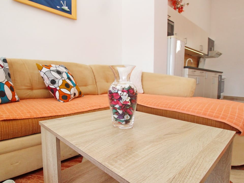 Charmante Ferienwohnung in Baška mit Eigenem Balkon Apartment in Lika-Senj County