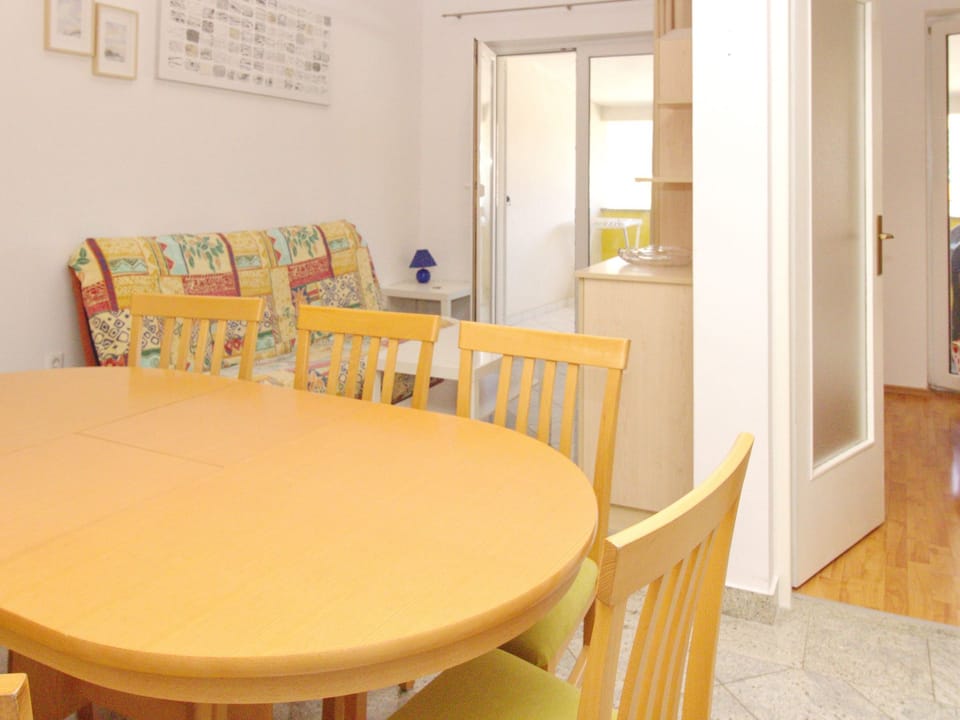 in Baška mit Eigenem Balkon Apartment in Lika-Senj County