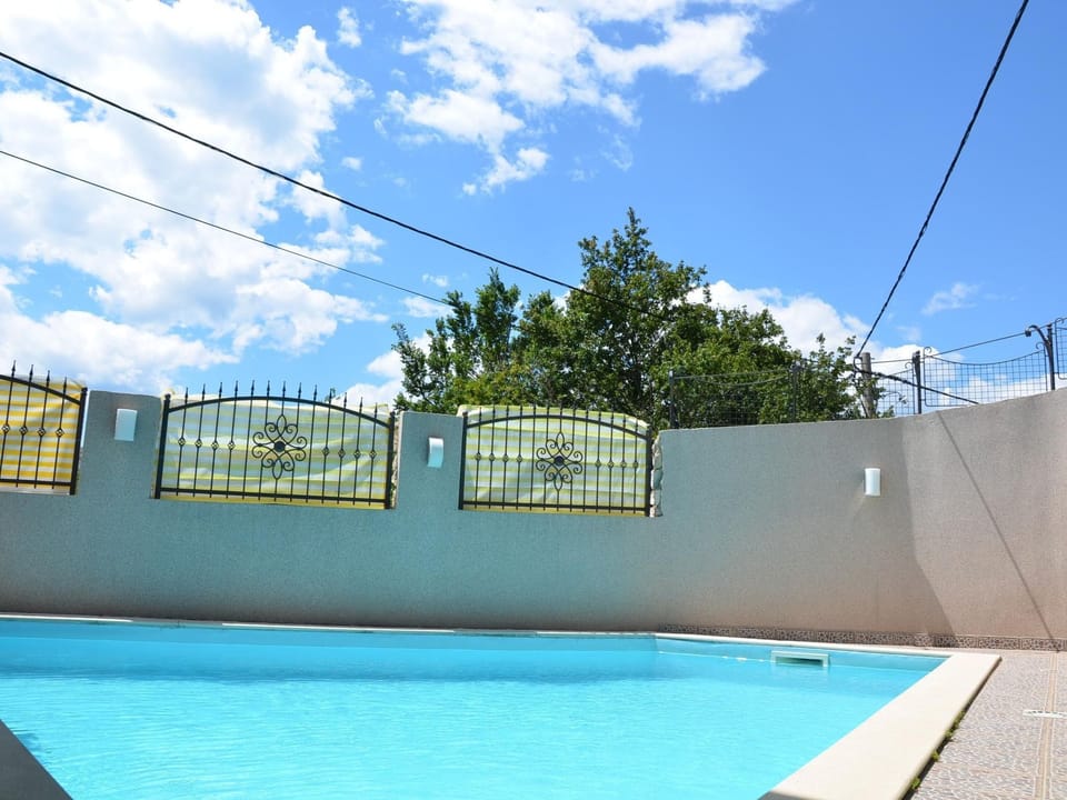 Großes Ferienhaus mit eigenem Pool und Terrasse Vacation rental in Primorje-Gorski Kotar County