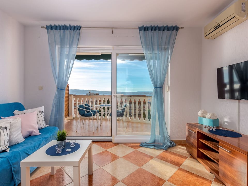 Wohnung mit Balkon und Meerblick Apartment in Crikvenica