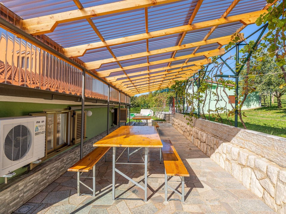 Appartement in Crikvenica mit Großem Garten Apartment in Crikvenica