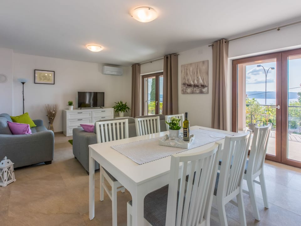 Wohnung im Erdgeschoss mit Terrasse Apartment in Crikvenica