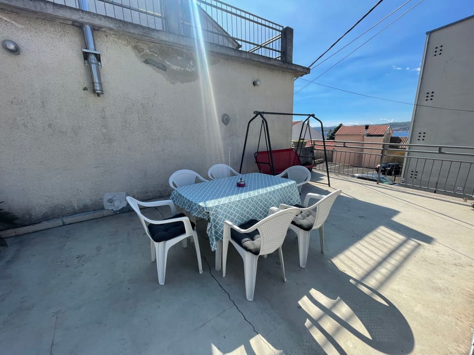 Gemütliches Appartement in Crikvenica mit Terrasse und Stadtblick und Nah am St Apartment in Crikvenica