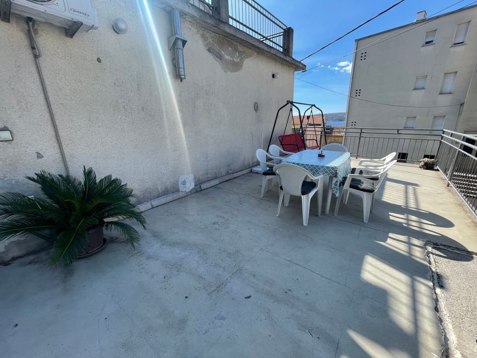 Gemütliches Appartement in Crikvenica mit Terrasse und Stadtblick und Nah am St Apartment in Crikvenica