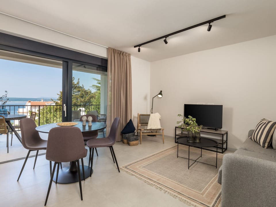 Villa Frankola mit Pool - Apt. Sonnenuntergang Apartment in Crikvenica