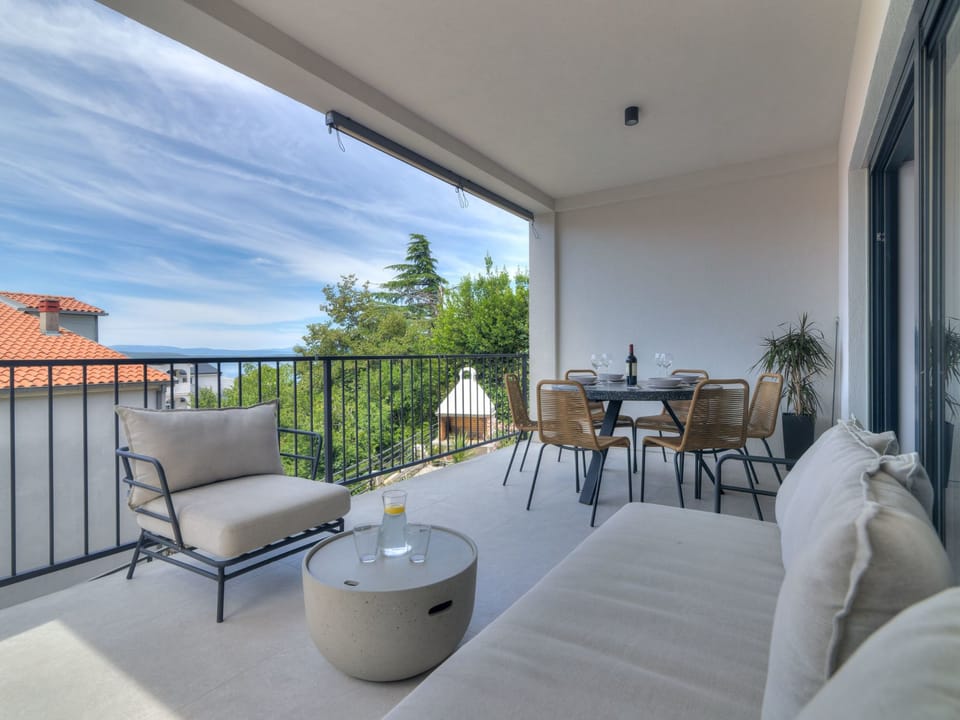 "Sunrise" mit Pool Apartment in Crikvenica
