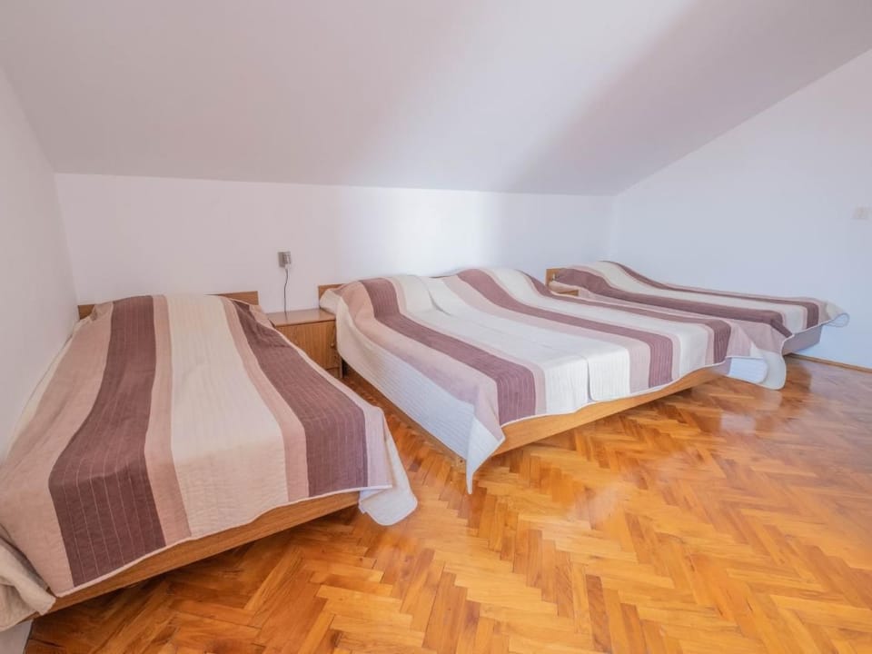 Appartement in Jadranovo mit Gemeinsamem Garten Apartment in Primorje-Gorski Kotar County