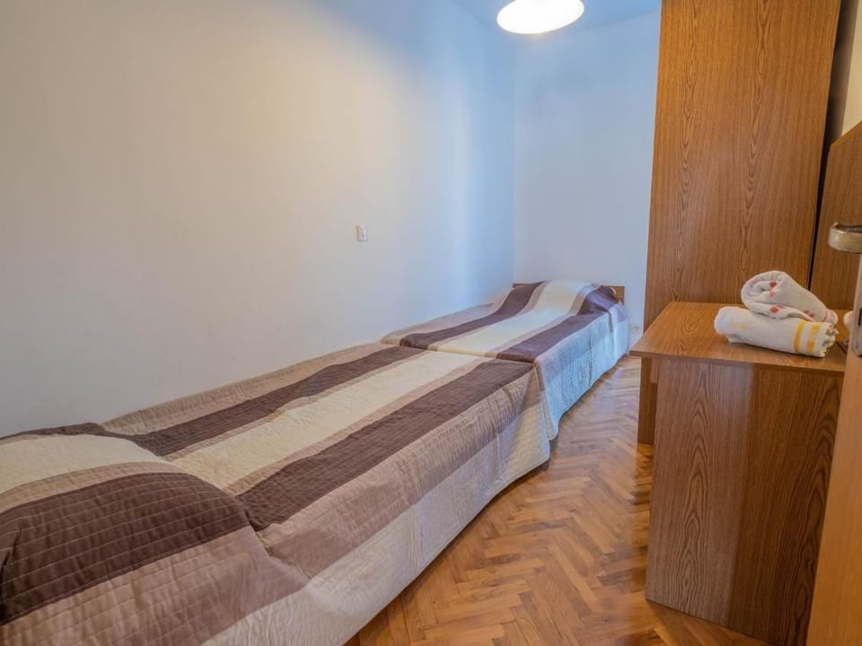 Appartement in Jadranovo mit Gemeinsamem Garten Apartment in Primorje-Gorski Kotar County