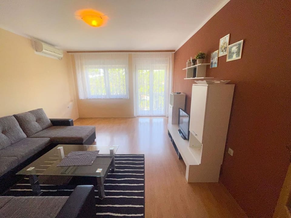Appartement in Jadranovo mit Garten, Terrasse und Grill Apartment in Primorje-Gorski Kotar County