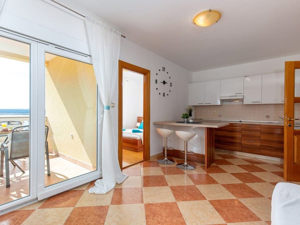 Wohnung mit Balkon und Meerblick Apartment in Primorje-Gorski Kotar County