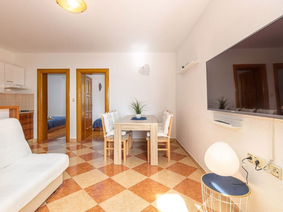 Wohnung mit Terrasse und Meerblick Apartment in Primorje-Gorski Kotar County