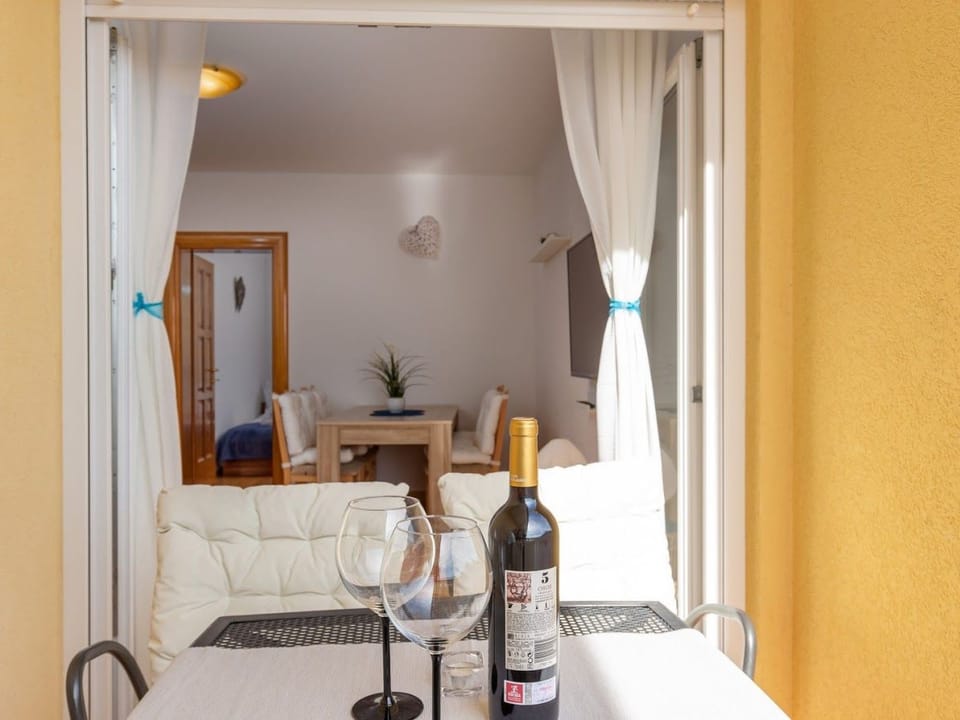 Wohnung mit Terrasse und Meerblick Apartment in Primorje-Gorski Kotar County