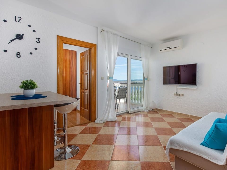 Wohnung mit Balkon und Meerblick Apartment in Primorje-Gorski Kotar County