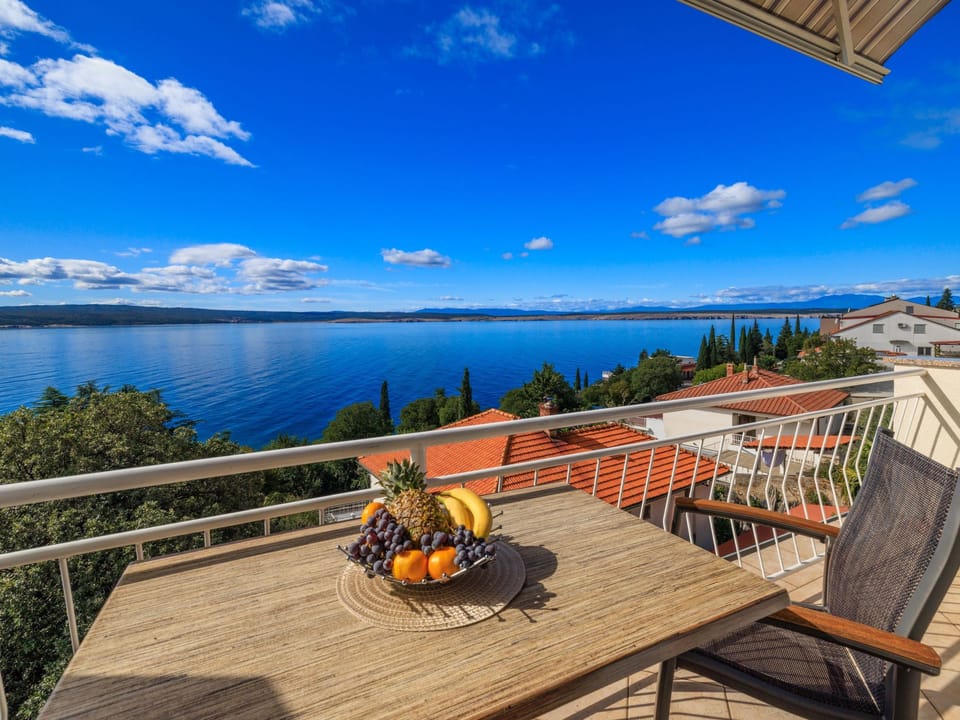 Wohnung mit Panoramablick aufs Meer Apartment in Primorje-Gorski Kotar County