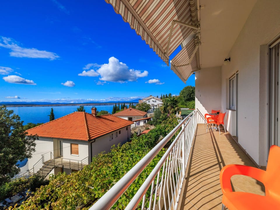 Wohnung für 4 Personen, 100m vom Strand entfernt Apartment in Primorje-Gorski Kotar County