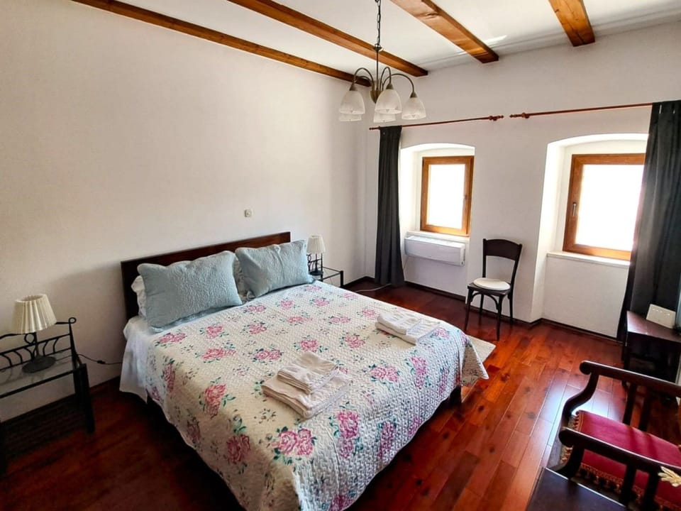Geräumige Villa mit drei Schlafzimmern und einem ruhigen Garten Vacation rental in Primorje-Gorski Kotar County