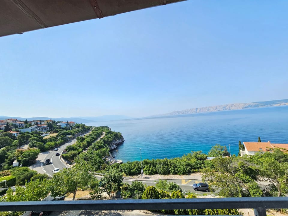 Wohnung mit Balkon, 150 m vom Strand entfernt Apartment in Novi Vinodolski