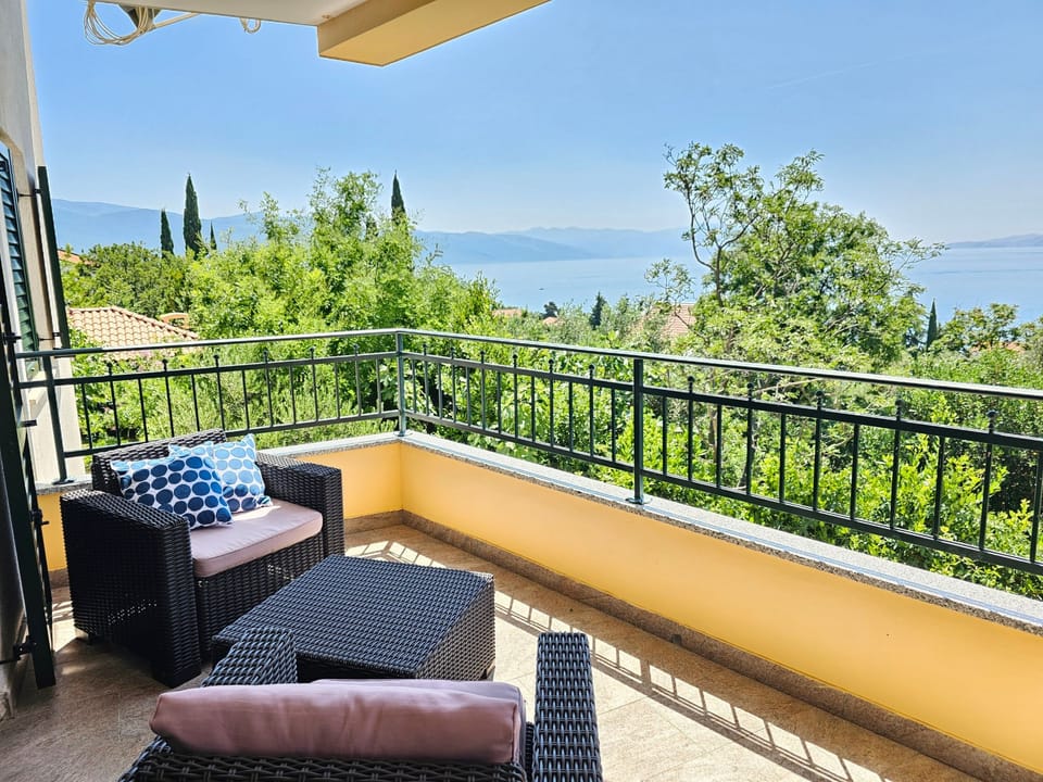 Wohnung für 6 Personen, 150m vom Strand entfernt Apartment in Novi Vinodolski