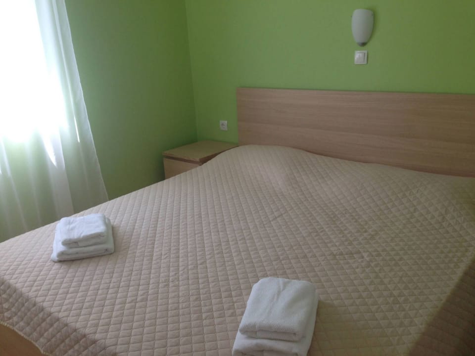 "Grüne" Wohnung mit Swimmingpool Apartment in Lika-Senj County