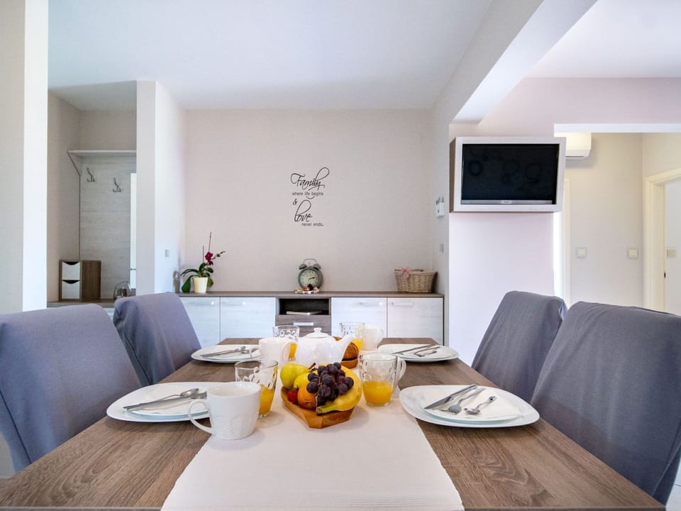 in Lopar mit Terrasse und Grill Apartment in Lopar
